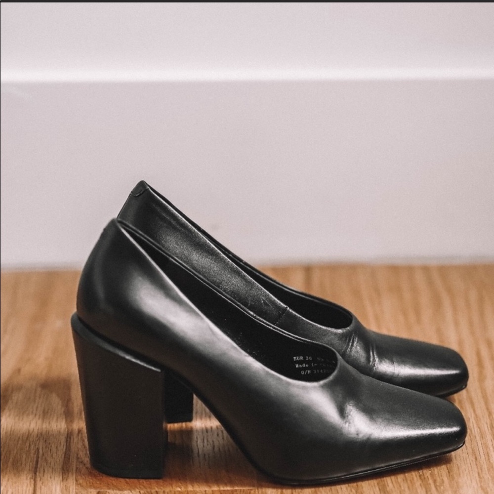 &other stories square toed heels black size 6